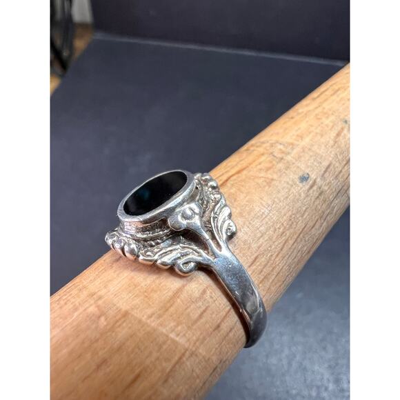 Vintage Sterling Silver Black Onyx Cocktail Ring, Ornate Bezel, Size 8 - Picture 11 of 16